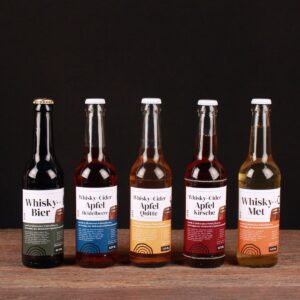 In unsere frisch entleerte Whiskyfässer hat Martin jeweils Met oder Cider schonend reifen lassen.